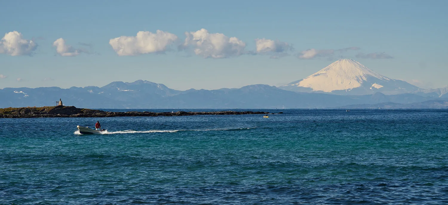 佐島から笠島と富士山を望む